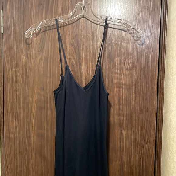 Ribbed V Neck Midi Dress - Picture 2 of 3